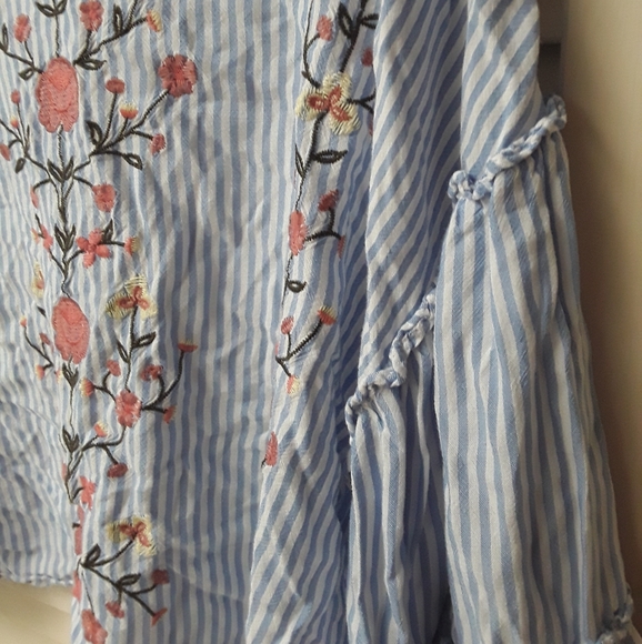 Blue Striped Embroidered Boho Flowy Top M - Picture 8 of 8